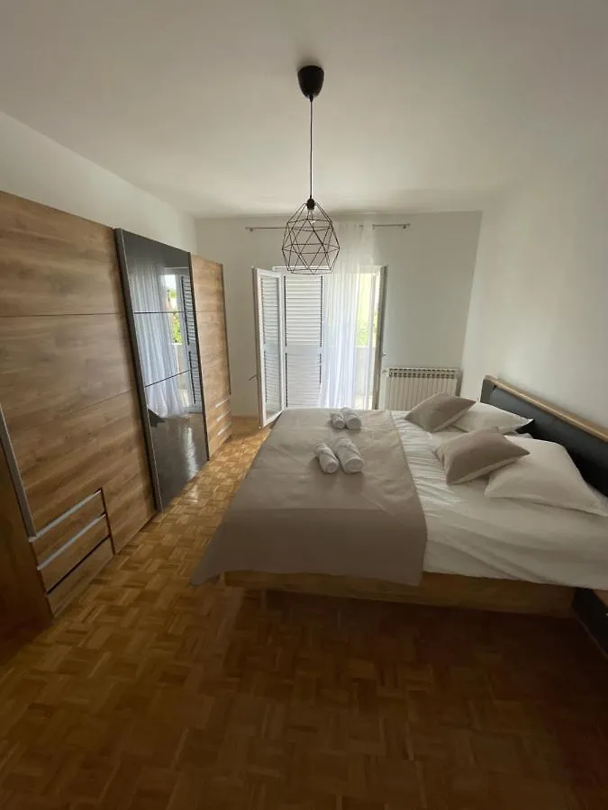Mare Apartment Zadar 0*,